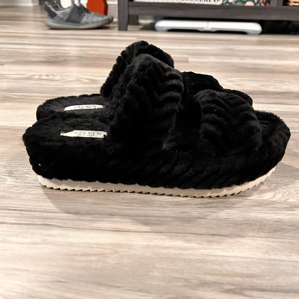 Steve Madden Platform Slippers